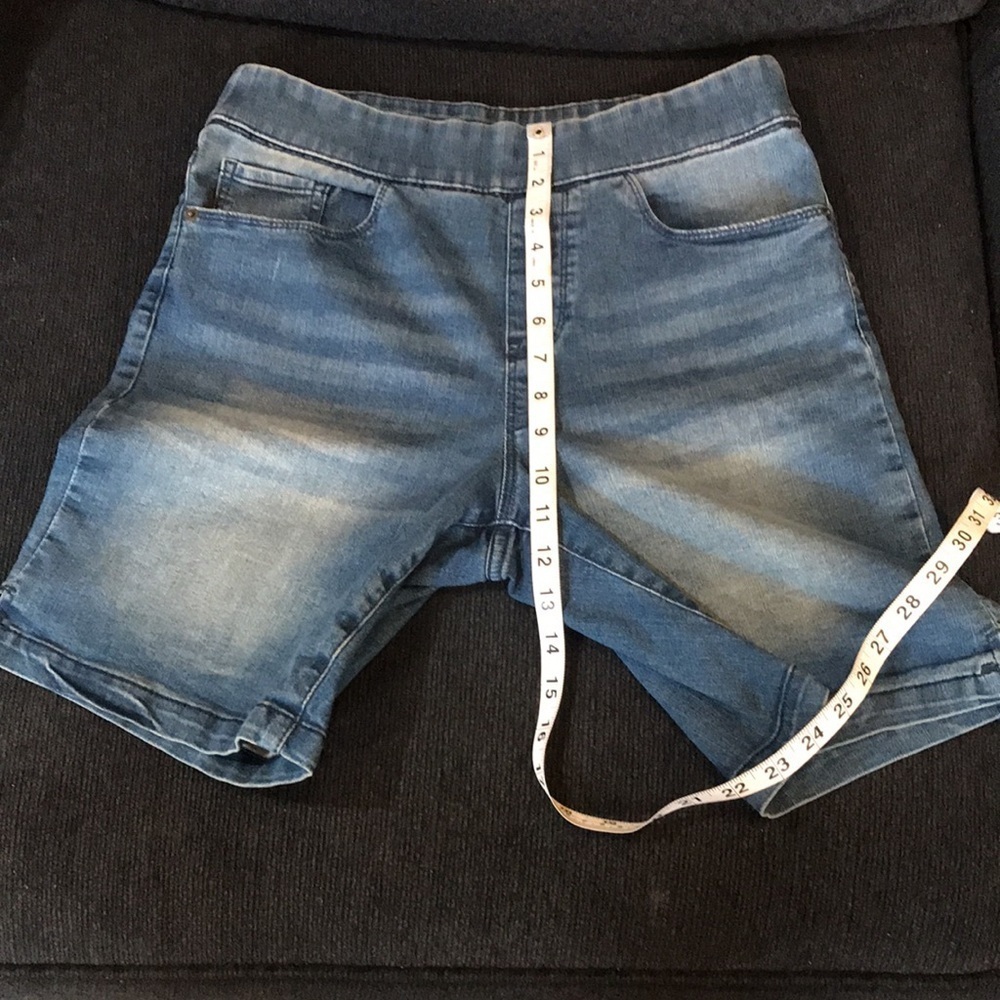 DKNY Denim pull On Elastic Waist 3 Pocket Bermuda Shorts-Size S - Picture 5 of 9